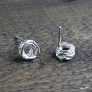 Boucle oreille mini nid en argent massif hypoallergénique
