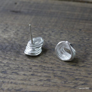 Boucles d'oreilles petit nid en fil d'argent massif