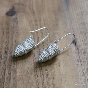 boucles d'oreilles pendantes, cocon en argent massif recyclé, bijou fait main en France, Maä bijoux