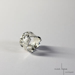 Bague réglable de la collection Corolle, inspirée des fleurs
