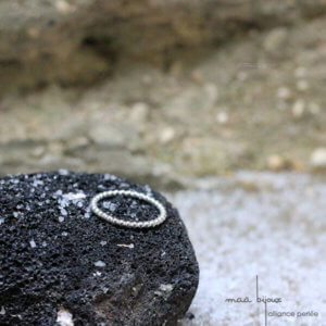 Alliance maä en argent massif 925 recyclé, modèle perlé, inspiration de la nature, bijou écologique fait main en France, mariage éthique