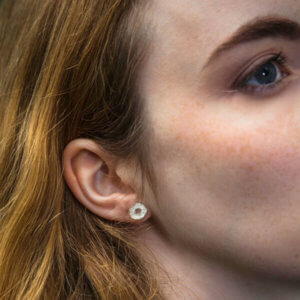Boucles d'oreilles minimalistes en argent massif, Forme inspirée des rondelles de bois