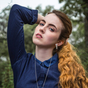 boucles d'oreille sillage inspiré des rondelles de bois, bijoux écologique en argent massif recyclé, bijoux de créateur