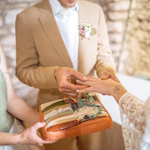 Alliance maä en argent massif 925 recyclé, modèle petit point, inspiration minimaliste, bijou écologique fait main en France, mariage éthique