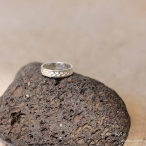 Alliance Maä bijoux en argent massif recyclé pour homme et femme, couronne feuille de laurier alliance écologique, petit créateur fait main en France, ethique