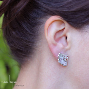 Boucles d'oreille puces en argent massif recyclé inspirées des fleurs