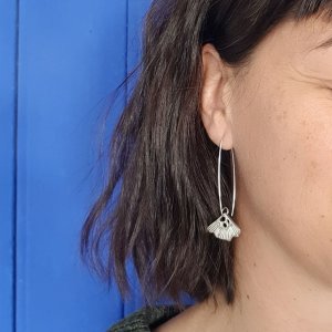 boucles d'oreille en argent massif 925 recyclé, boucles pendante fleur, bijoux ecologique maä bijoux