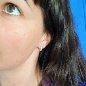 boucles d'oreille puces minimaliste qui épouse le lobe de l'oreille, argent massif recyclé maa bijoux