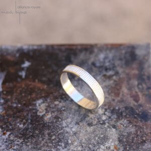 Alliance maä en argent massif recyclé, modèle Rayure, bijou minimaliste pour homme et femme, bijoux écologique, mariage éthique